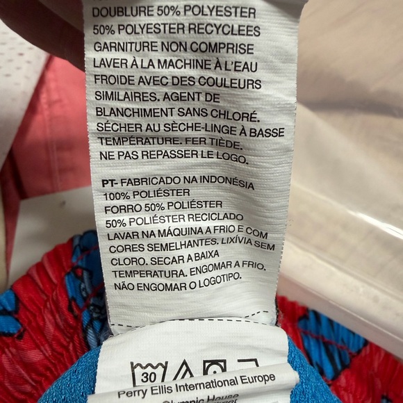 Nike Kids Red and Blue Boys Swim Shorts Size Medium - Picture 7 of 11